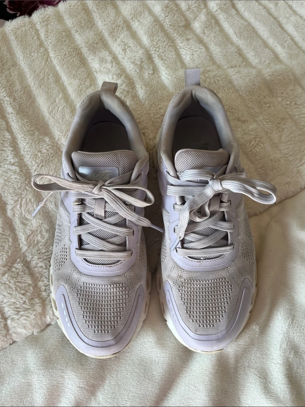 Women’s Avia running shoes